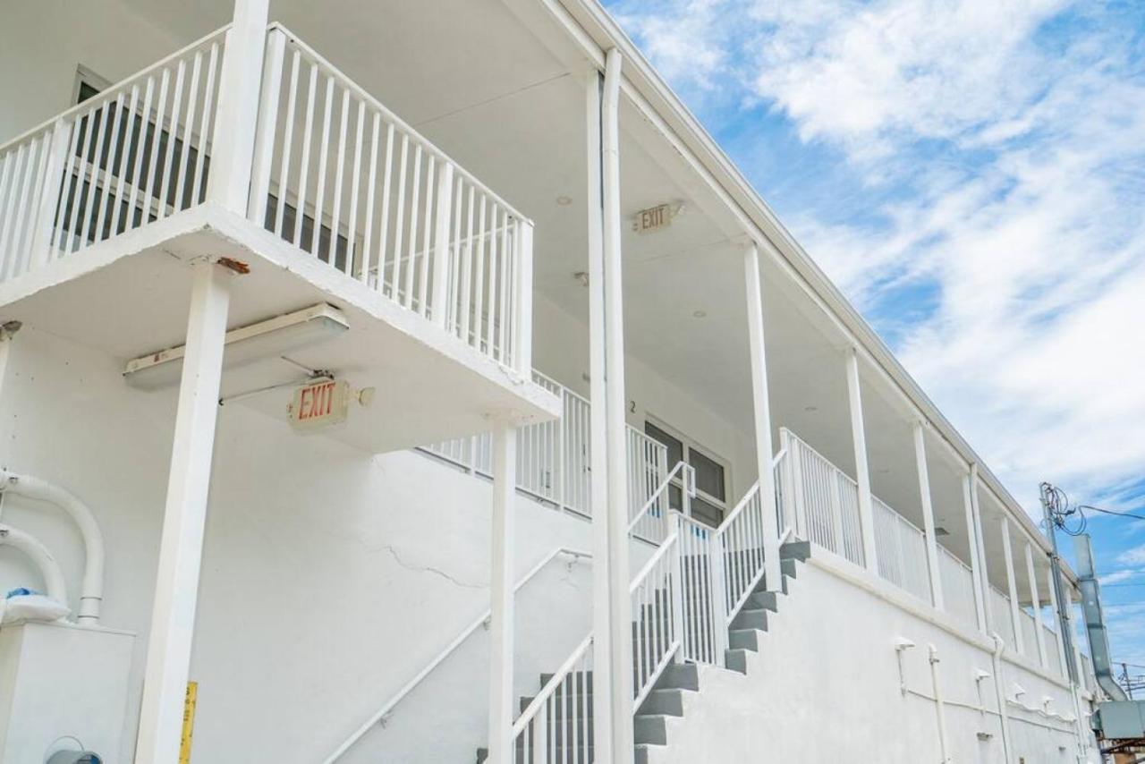 The Purple Pelican Beachfront With Ocean Balcony Unit 3 Fort Lauderdale Dış mekan fotoğraf