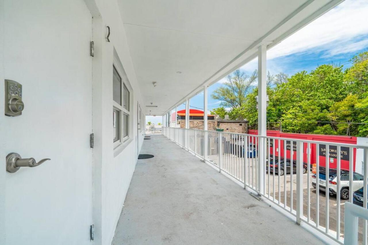 The Purple Pelican Beachfront With Ocean Balcony Unit 3 Fort Lauderdale Dış mekan fotoğraf
